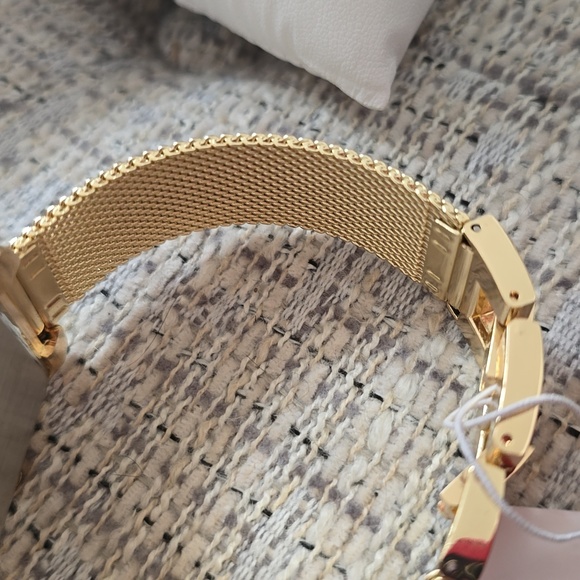 NINE WEST WOMEN'S GOLDTONE ANALOG WATCH - Picture 4 of 13